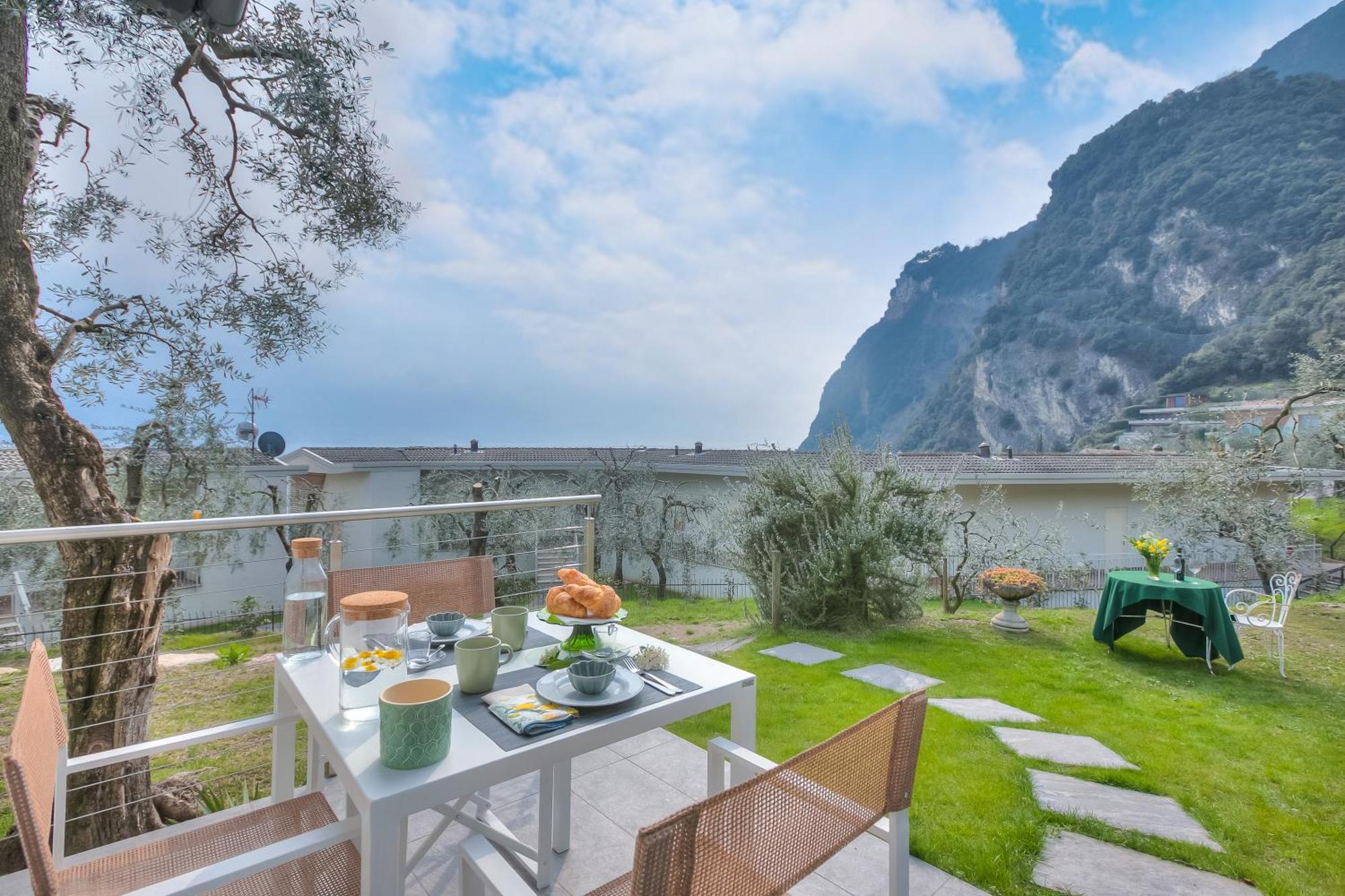 Relais Nanzello Garda Living 1 And 2 Villa Limone sul Garda Exterior foto